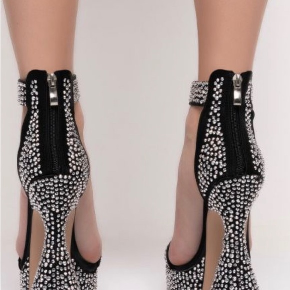 MY PLACE OR YOURS CHUNKY SANDAL IN BLACK - Picture 5 of 5